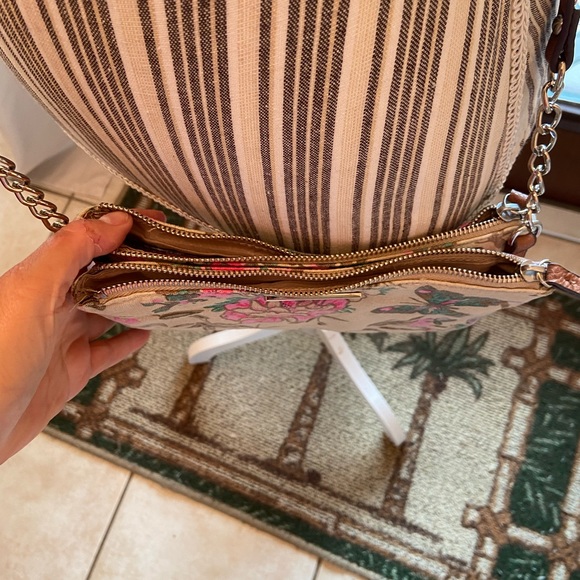Jones Ware floral tapestry crossbody - Picture 3 of 12